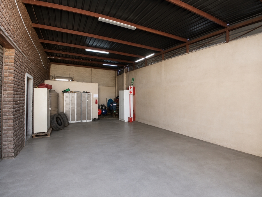 To Let Commercial Property for Rent in Oos Einde North West